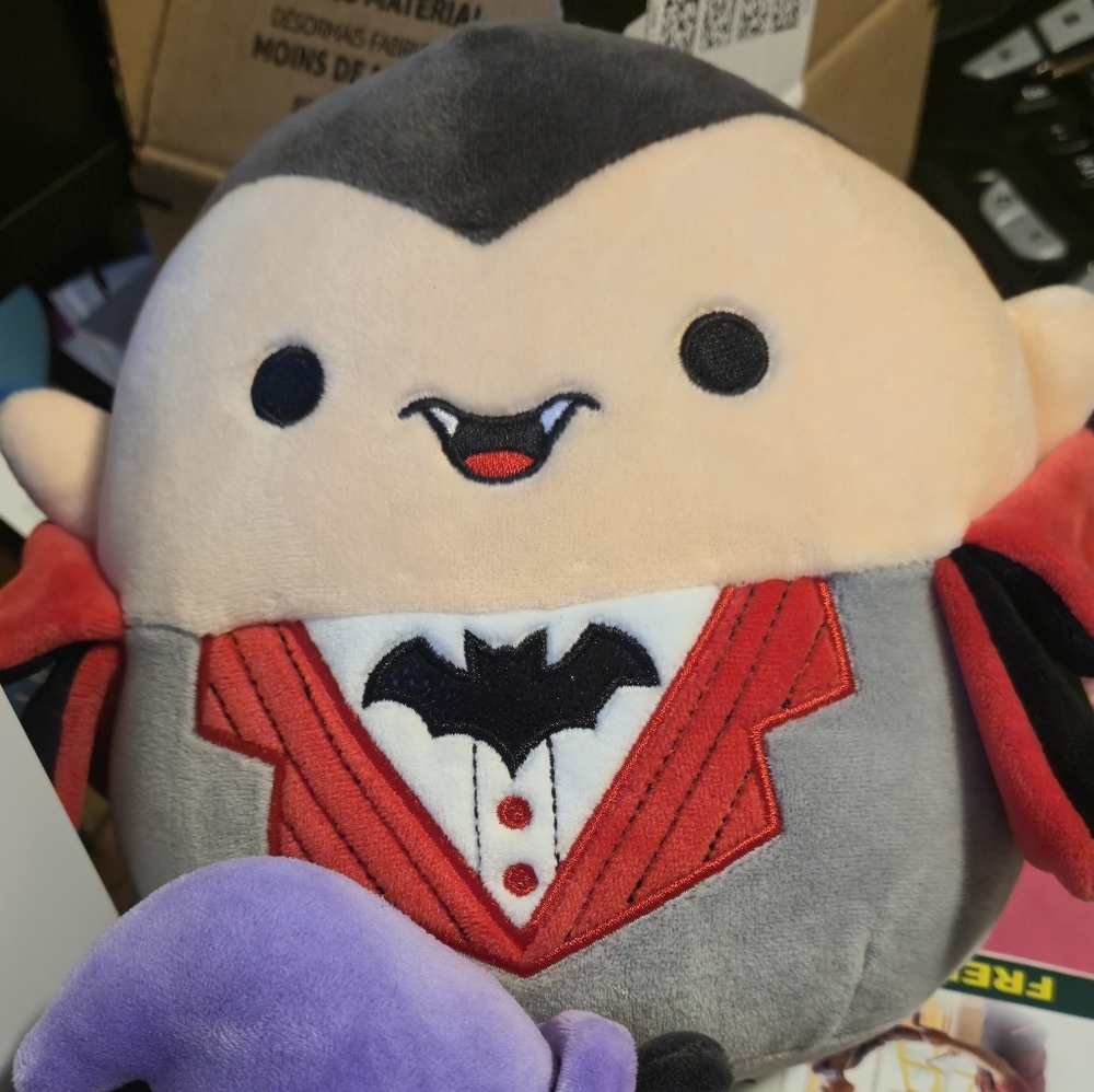 New Squishmallow Vlad Vampire And Halloween Cat